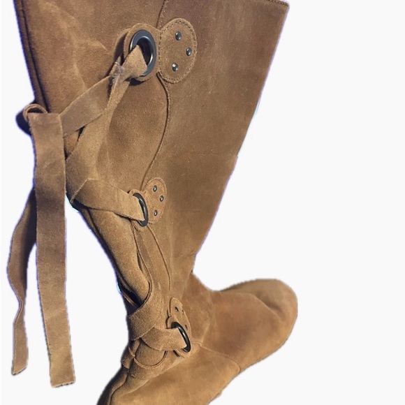 Michelle D, Stylish Brown Suede Boots - Picture 5 of 5